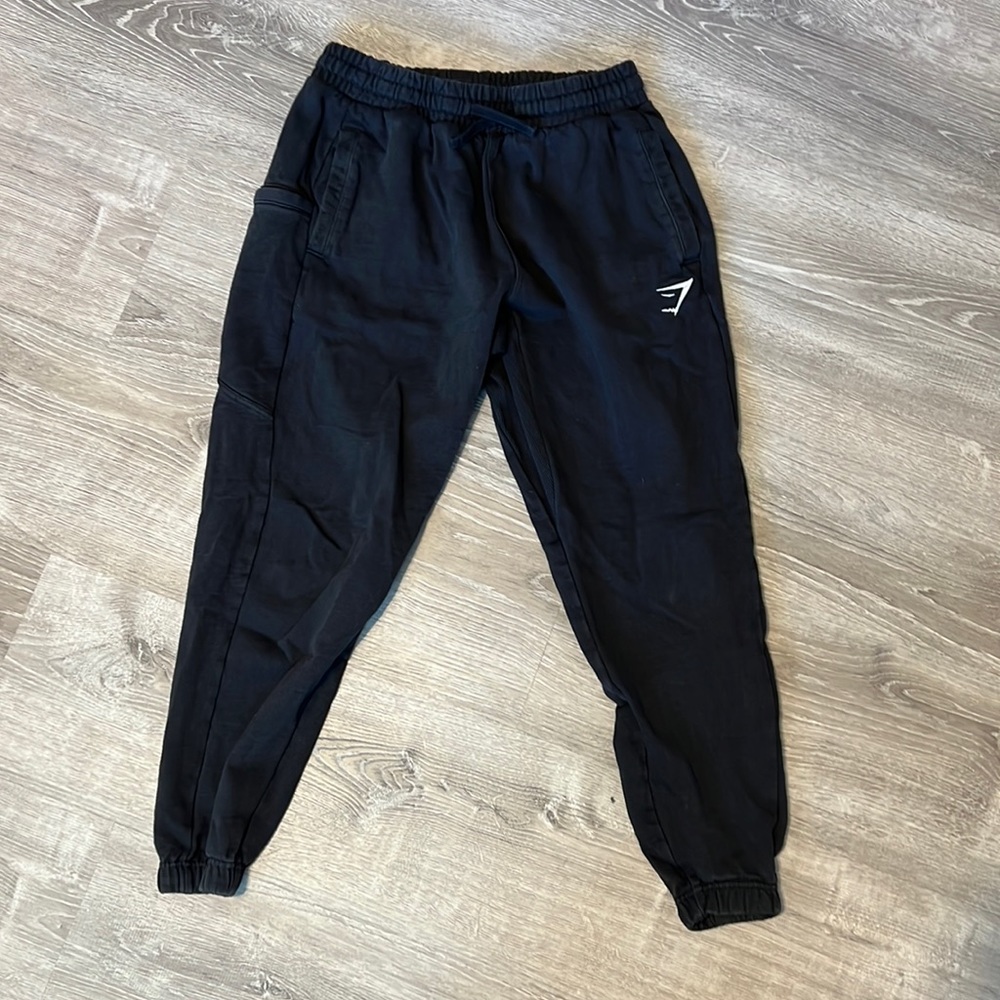 Men’s black GymShark sweatpants joggers